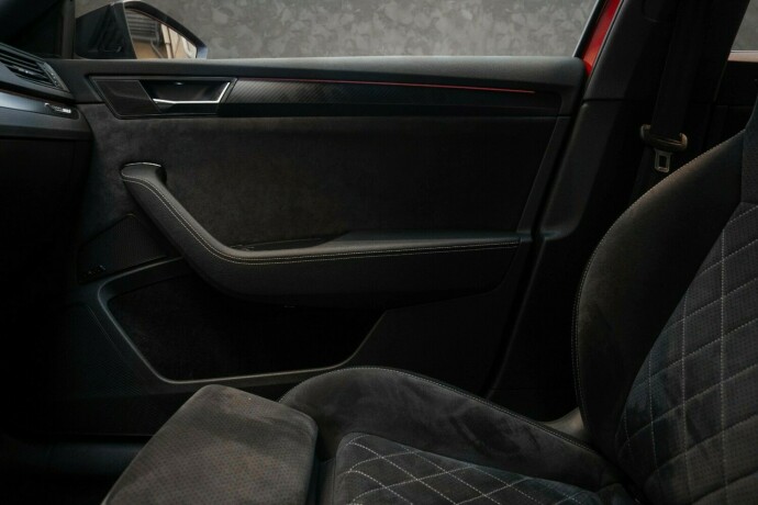 skoda-superb-elektrisitetbensin-2021-big-17