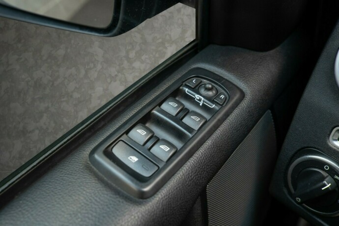 land-rover-discovery-diesel-2012-big-24