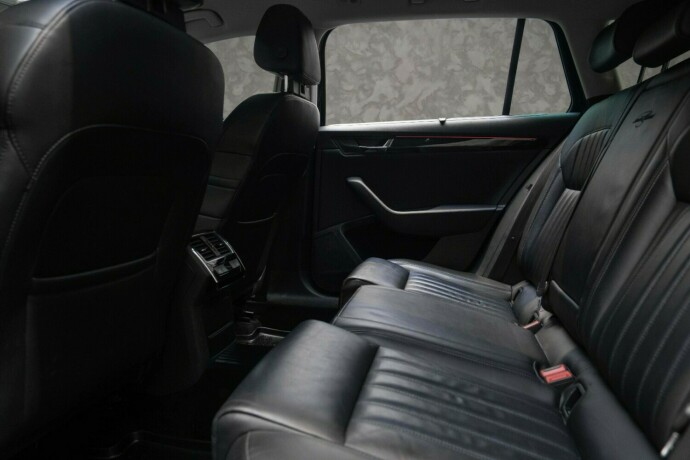 skoda-superb-diesel-2017-big-30