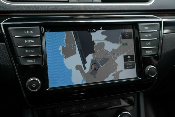 skoda-superb-diesel-2017-big-21