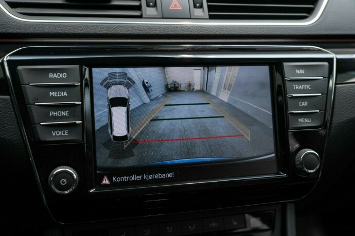 skoda-superb-diesel-2017-big-23