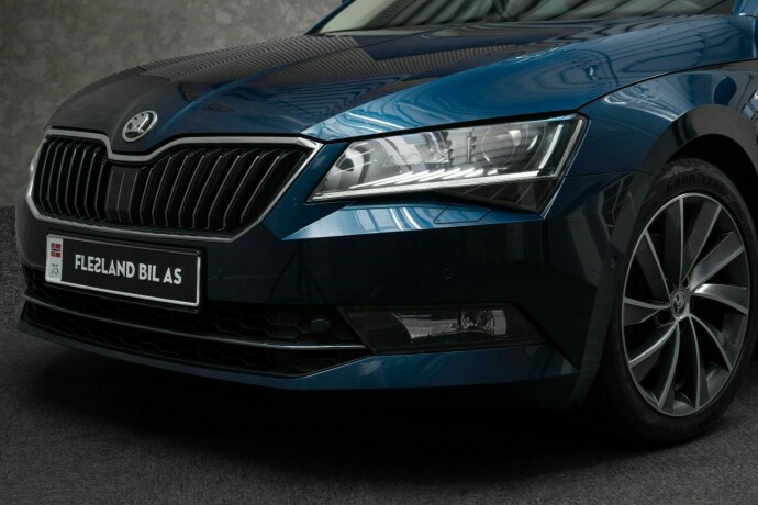 skoda-superb-diesel-2017-big-2
