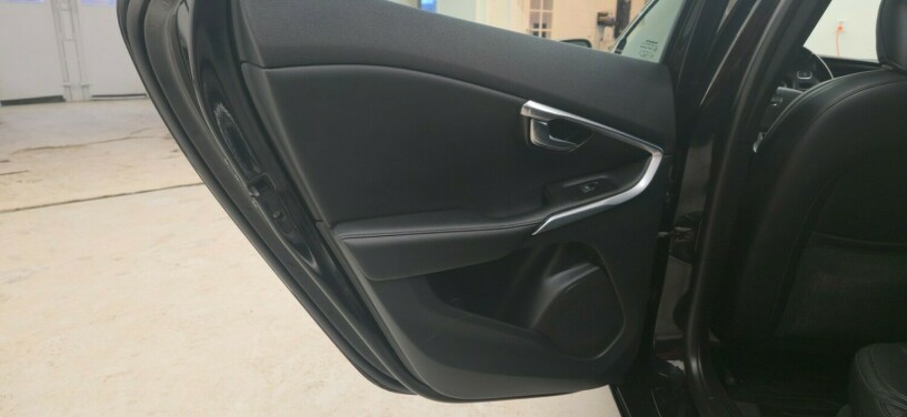 volvo-v40-diesel-2012-big-15