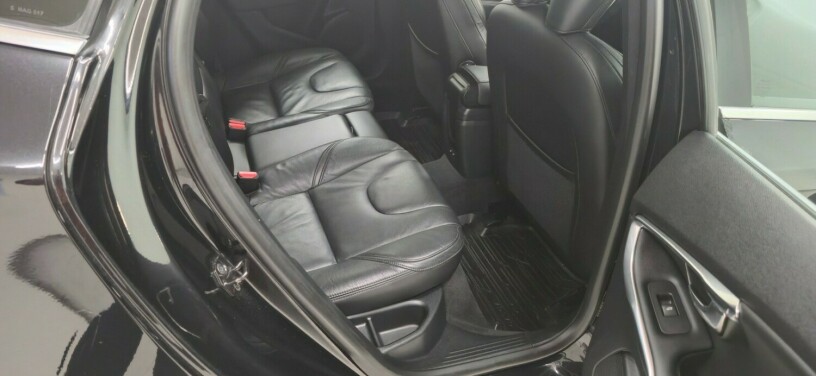 volvo-v40-diesel-2012-big-20