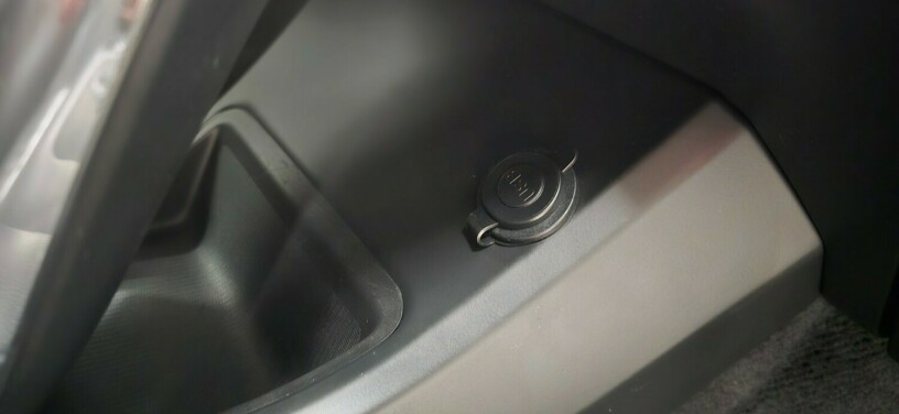 volvo-v40-diesel-2012-big-23