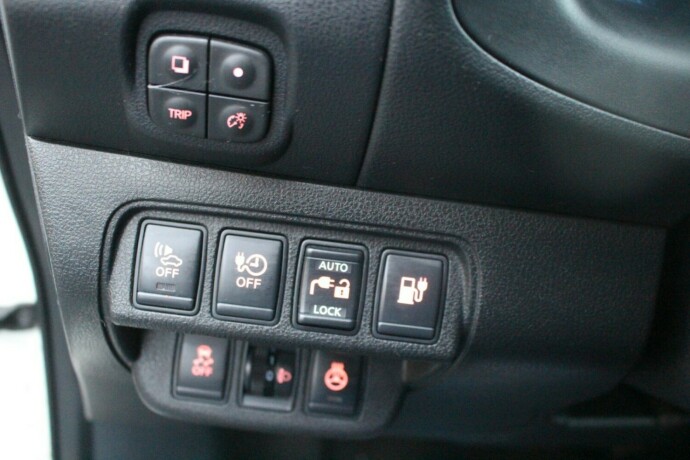 nissan-leaf-elektrisitet-2014-big-8