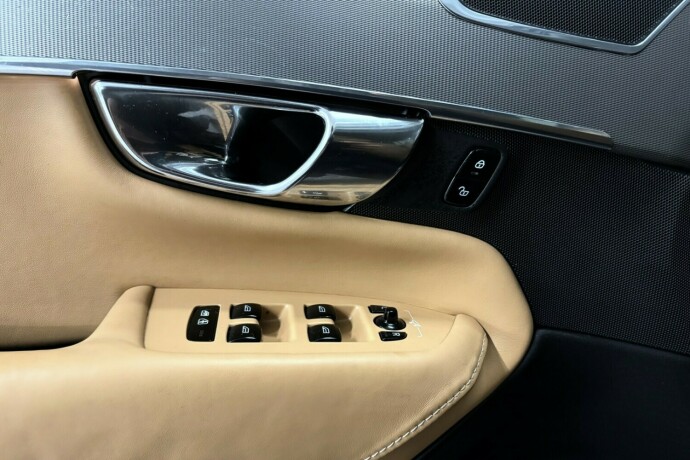 volvo-xc-90-diesel-2016-big-22