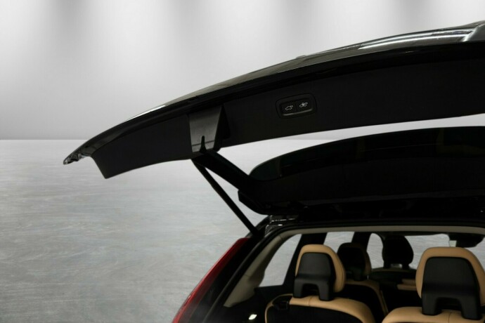 volvo-xc-90-diesel-2016-big-10