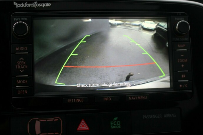 mitsubishi-outlander-elektrisitetbensin-2015-big-16