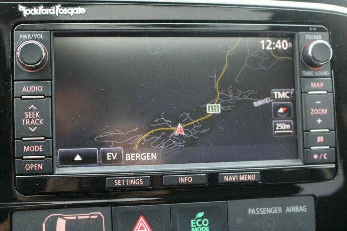 mitsubishi-outlander-elektrisitetbensin-2015-big-15