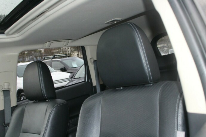 mitsubishi-outlander-elektrisitetbensin-2015-big-8