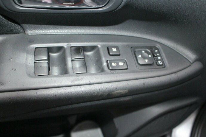 mitsubishi-outlander-elektrisitetbensin-2015-big-11