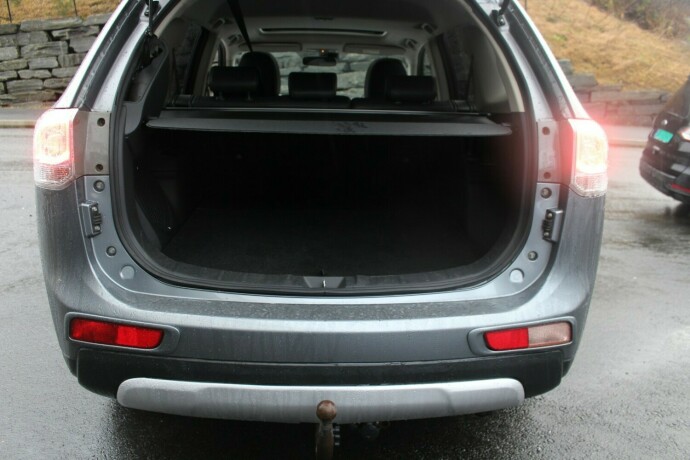 mitsubishi-outlander-elektrisitetbensin-2015-big-5