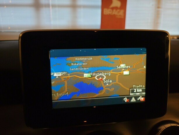 mercedes-benz-cla-bensin-2014-big-28