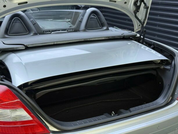 mercedes-benz-slk-bensin-2005-big-26