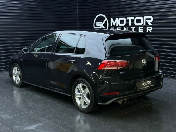 volkswagen-golf-elektrisitetbensin-2018-big-1