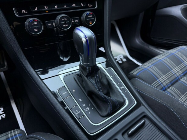 volkswagen-golf-elektrisitetbensin-2018-big-22