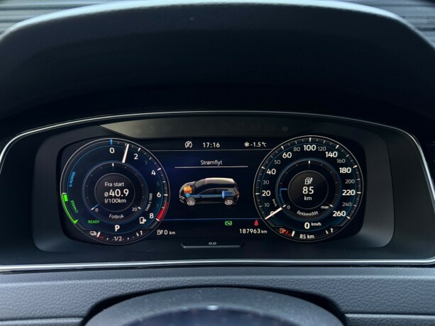 volkswagen-golf-elektrisitetbensin-2018-big-14