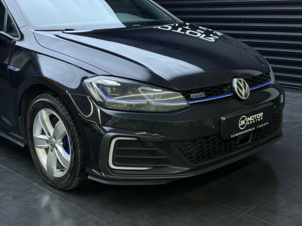 volkswagen-golf-elektrisitetbensin-2018-big-2