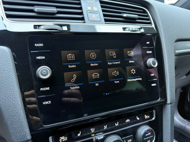 volkswagen-golf-elektrisitetbensin-2018-big-15