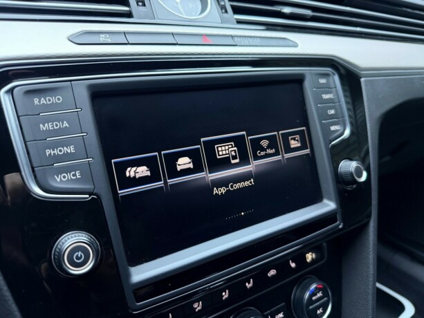 volkswagen-passat-elektrisitetbensin-2017-big-18