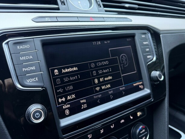 volkswagen-passat-elektrisitetbensin-2017-big-22