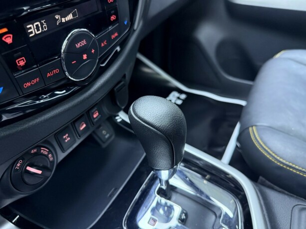 nissan-navara-diesel-2019-big-22