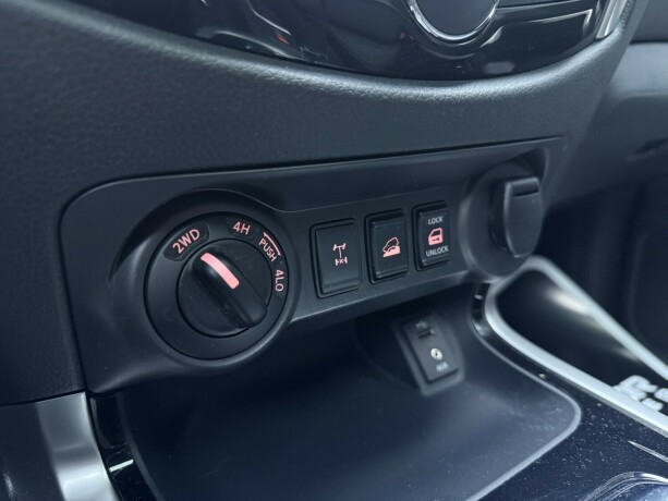 nissan-navara-diesel-2019-big-24
