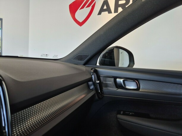 volvo-xc-40-plug-in-petrol-2021-big-46