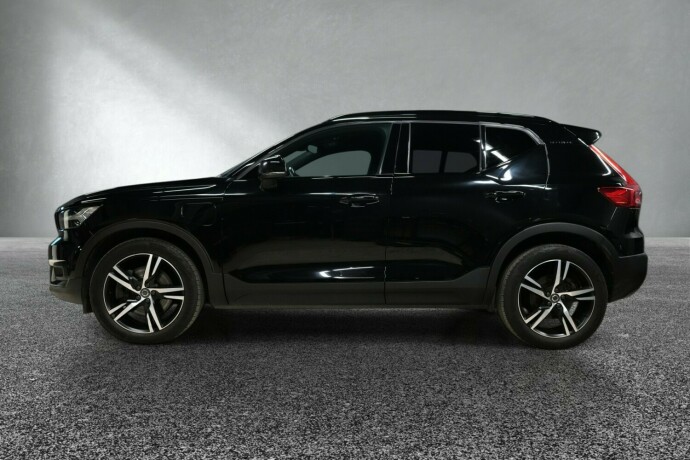 volvo-xc-40-plug-in-petrol-2021-big-1