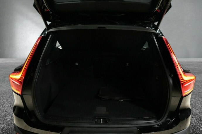 volvo-xc-40-plug-in-petrol-2021-big-18