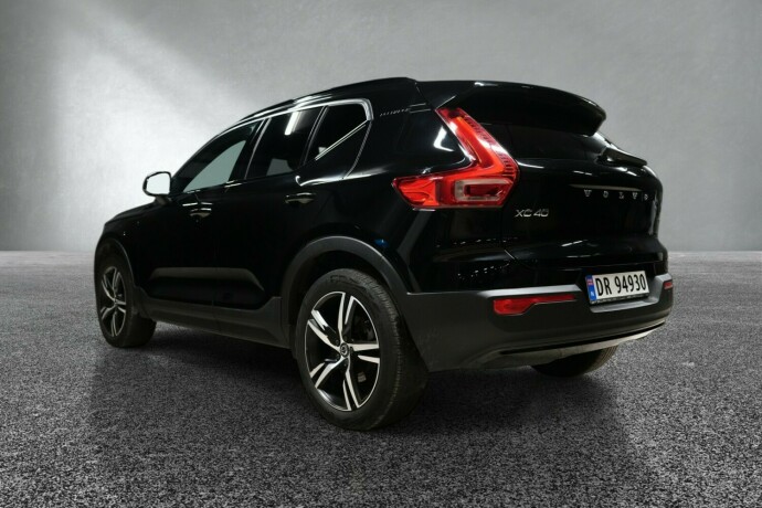 volvo-xc-40-plug-in-petrol-2021-big-2