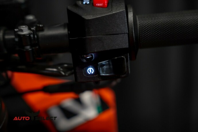 ktm-rc-125-bensin-2023-big-18