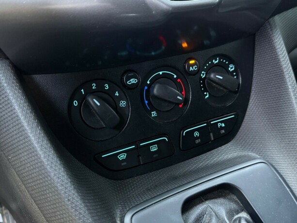 ford-transit-connect-diesel-2017-big-17