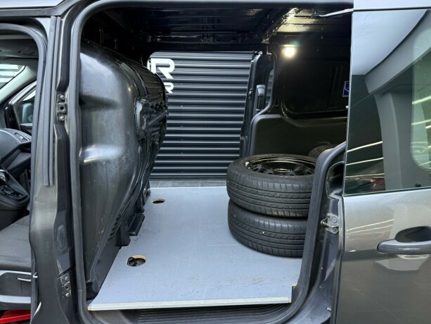 ford-transit-connect-diesel-2017-big-23