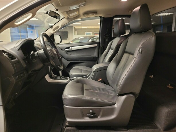 isuzu-d-max-diesel-2016-big-20