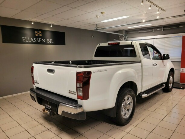 isuzu-d-max-diesel-2016-big-5