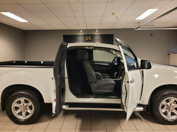 isuzu-d-max-diesel-2016-big-14