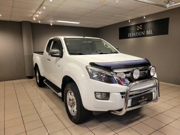 isuzu-d-max-diesel-2016-big-13