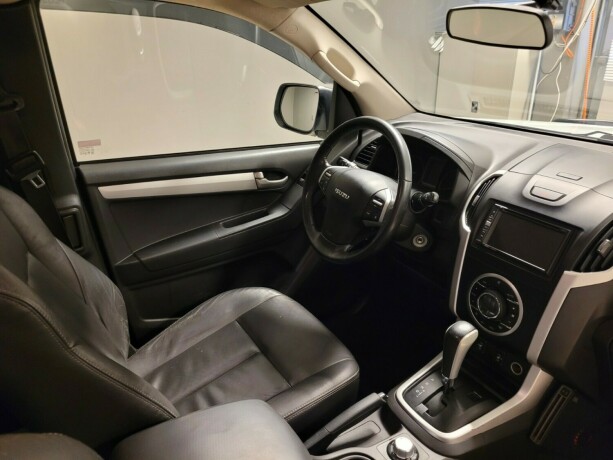 isuzu-d-max-diesel-2016-big-18