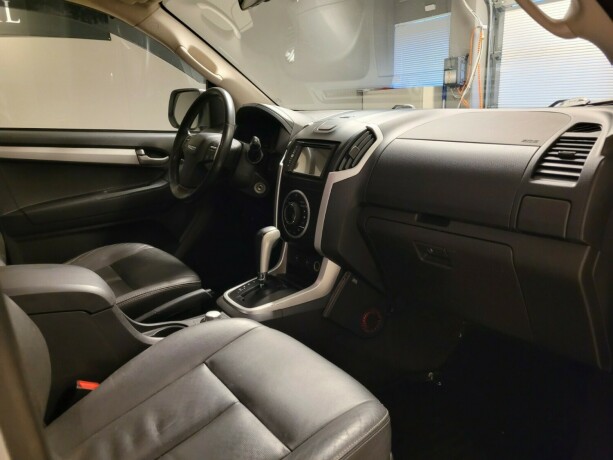 isuzu-d-max-diesel-2016-big-17