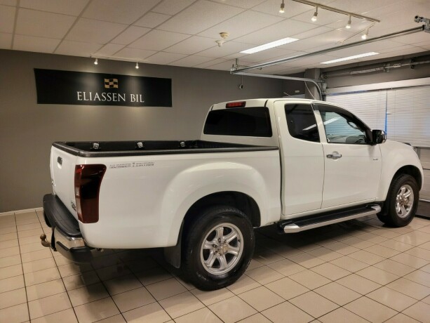 isuzu-d-max-diesel-2016-big-4