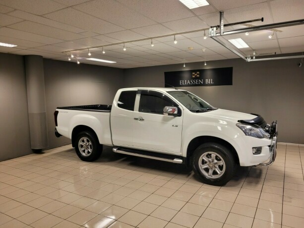 isuzu-d-max-diesel-2016-big-2