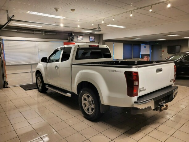 isuzu-d-max-diesel-2016-big-9