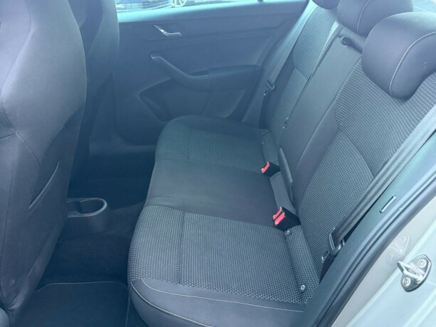 skoda-rapid-diesel-2013-big-13