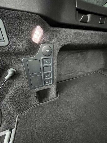 land-rover-discovery-diesel-2020-big-20