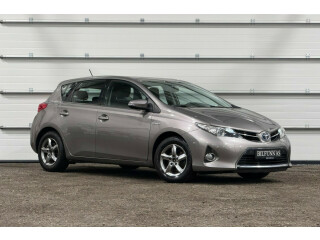 Toyota | Auris | Elektrisitet+bensin | 2013