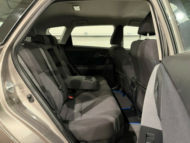 toyota-auris-elektrisitetbensin-2013-big-9