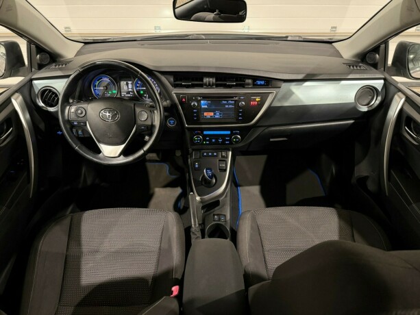 toyota-auris-elektrisitetbensin-2013-big-13