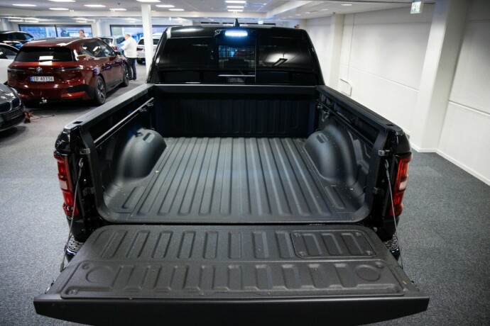 ram-1500-bensin-2025-big-8